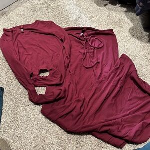 Maroon skims ribbed set!